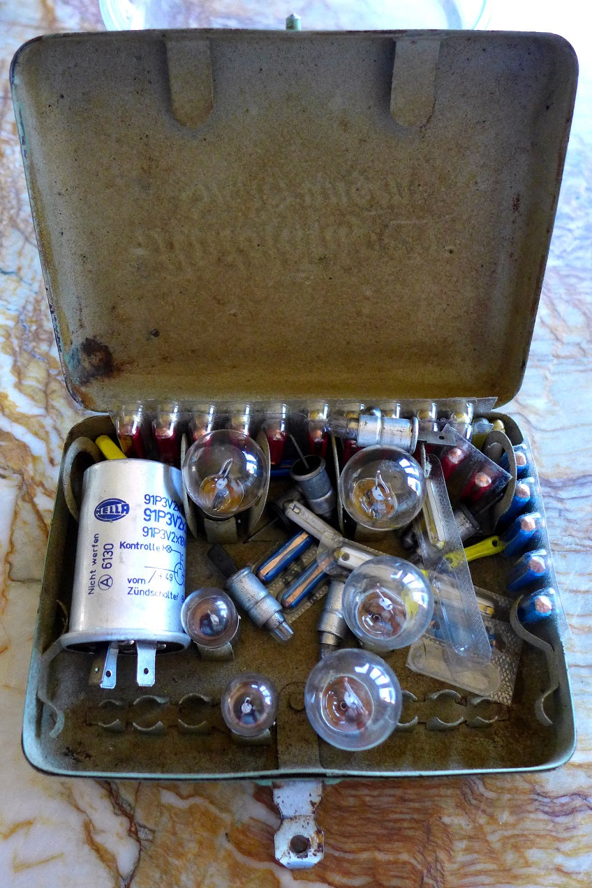 Auto Lamp Bulb box from Germany